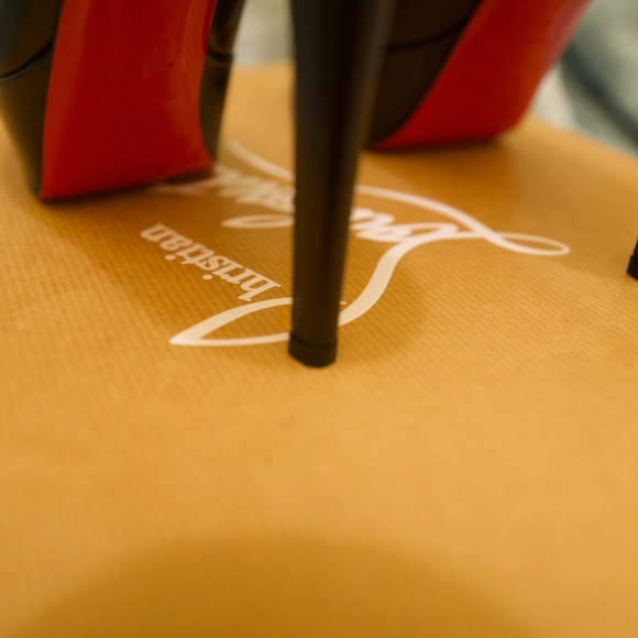 Christian Louboutin Bianca 120 Black Leather Pumps - Picture 3 of 7